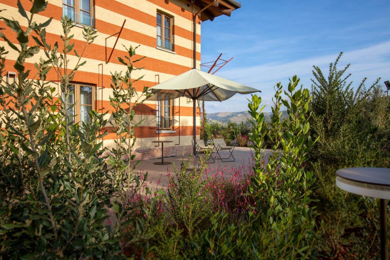Villaggio Narrante - Cascina Galarej Serralunga d'Alba Bagian luar foto